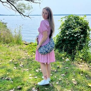 The Crosstown Crescent Bag by Tundhi - Colour: Feeling Flustered 🪭